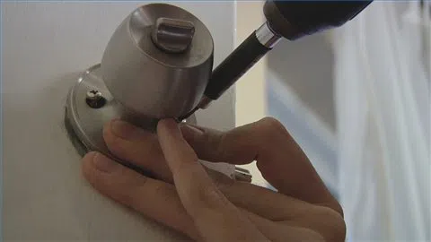 Lock Safe Services Bronx, NY 718-304-2931 - change-locks-service